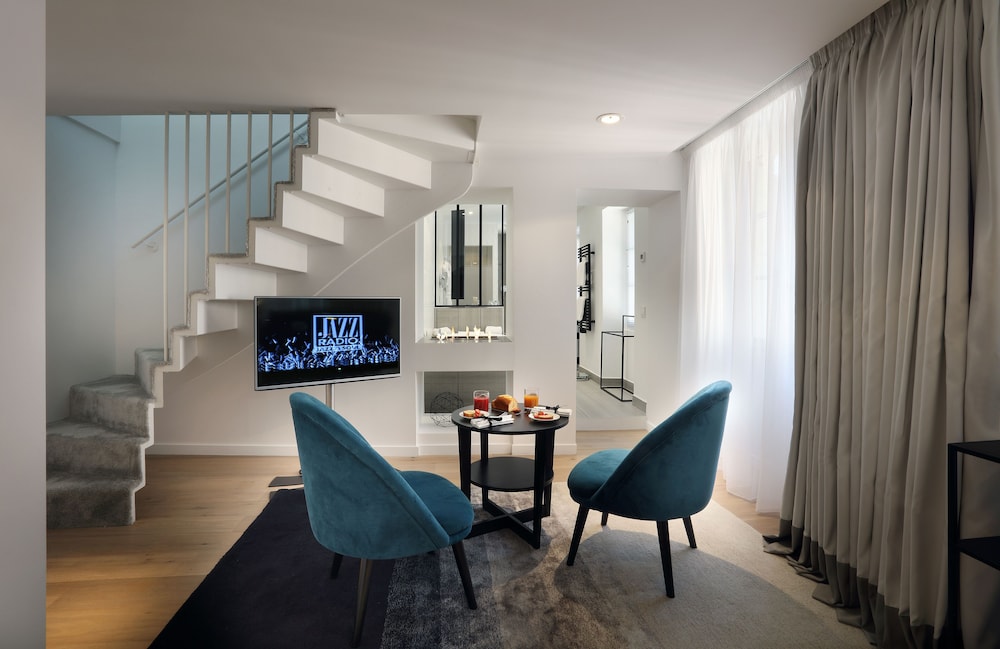 Suite, 1 Queen Bed photo 3