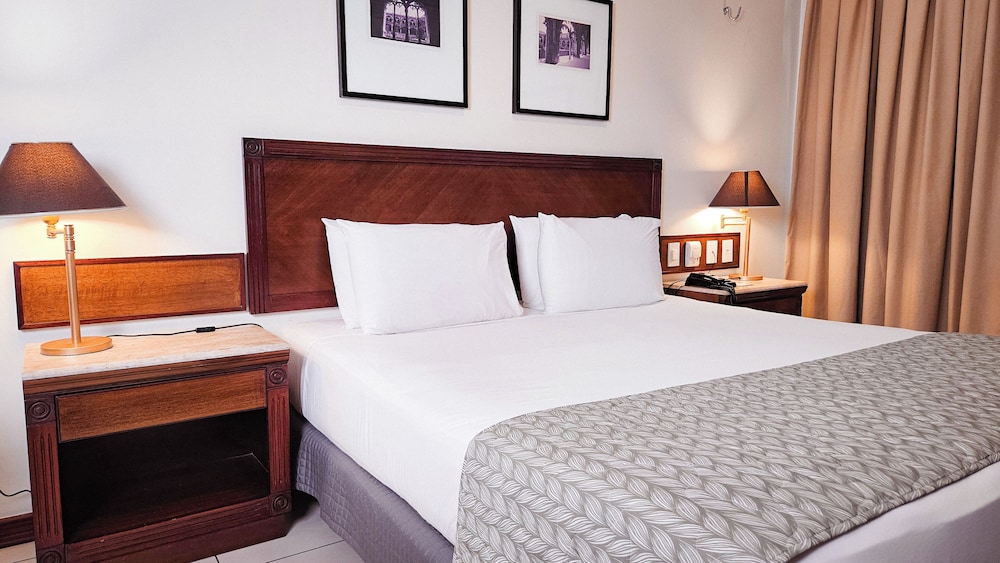 Deluxe Room, Balcony, City View - Photo 4