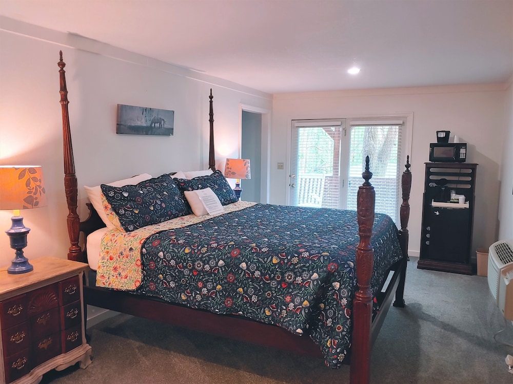 The Equestrian Room photo 1