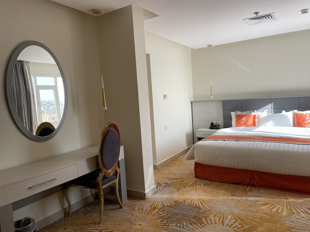 Royal Apartment, 4 Bedrooms photo 2