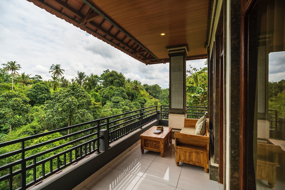 Grand Deluxe, River View photo 3