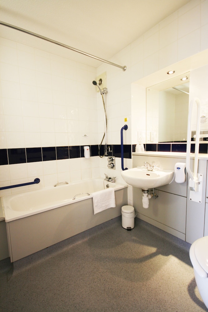 Room, 2 Twin Beds, Accessible, Non Smoking (Mobility) - Photo 5