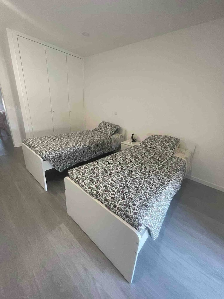Flat Spacious and Tidy - Close Stadium + Wifi+ac, Foto 10