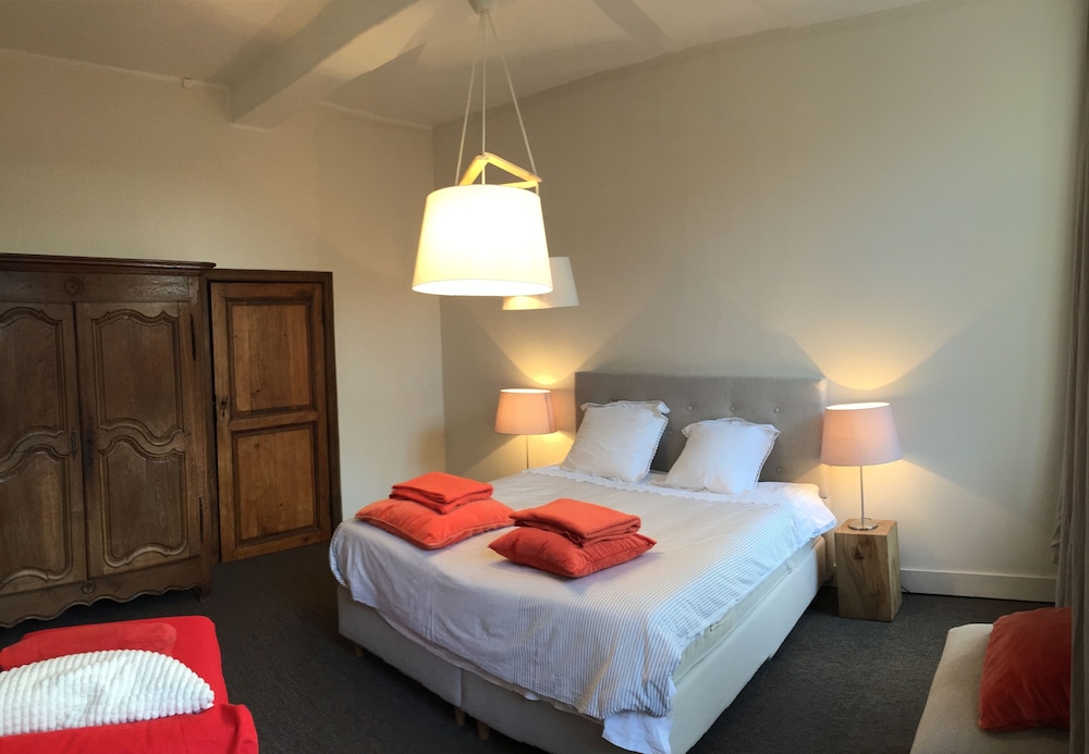Deluxe Double Room, 1 King Bed (Agate) photo 3