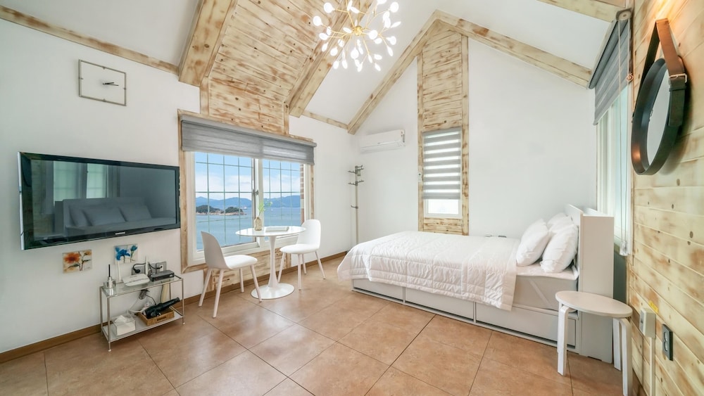 Basic Room, 1 Bedroom (Somdari)