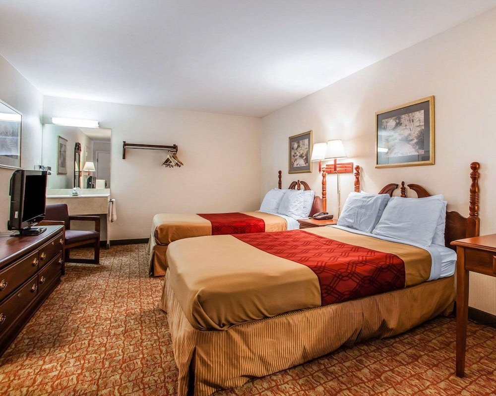 Standard Room, 2 Double Beds, Non Smoking - Photo 6