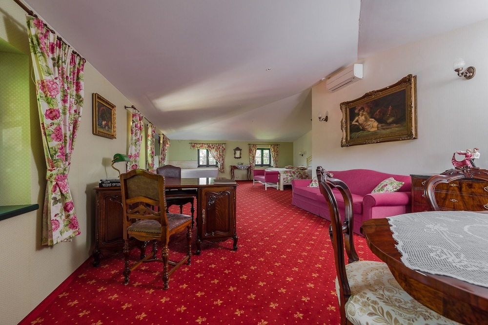 Suite, Bathtub, Garden View (Jacuzzi) photo 2