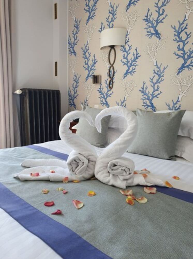 Superior Double or Twin Room, Sea View - Photo 2