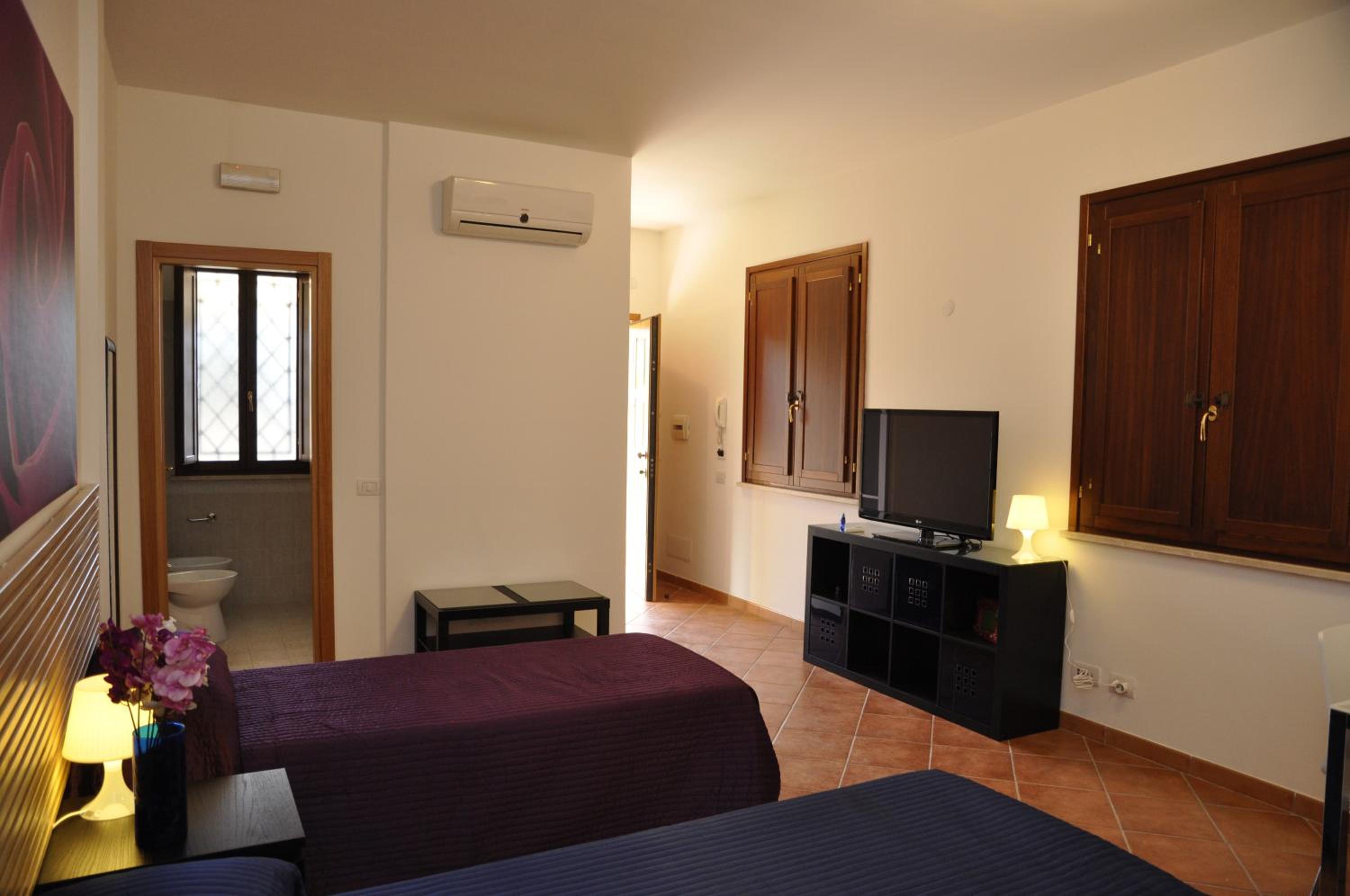 Deluxe Double or Twin Room photo 1