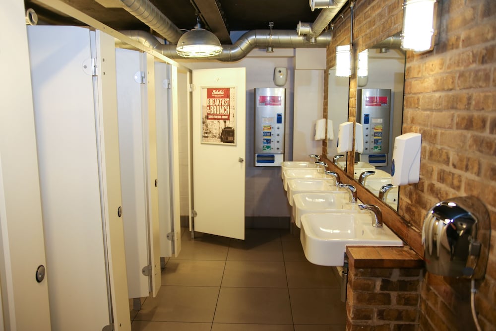 Single Room with Shared Bathroom photo 3