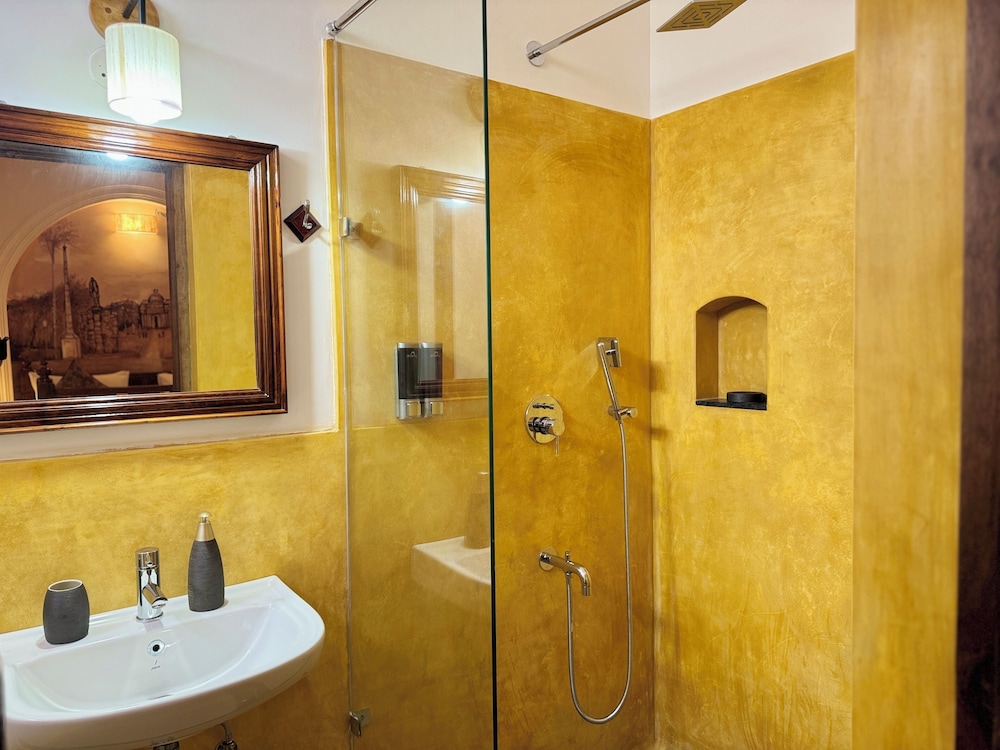Classic Room - Photo 12