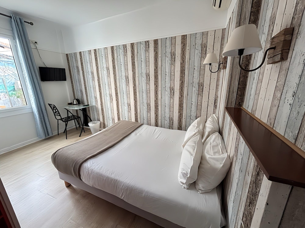 Basic Room photo 2