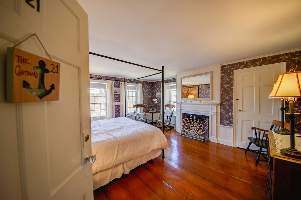 The Captain's House - Captain's Room photo 2