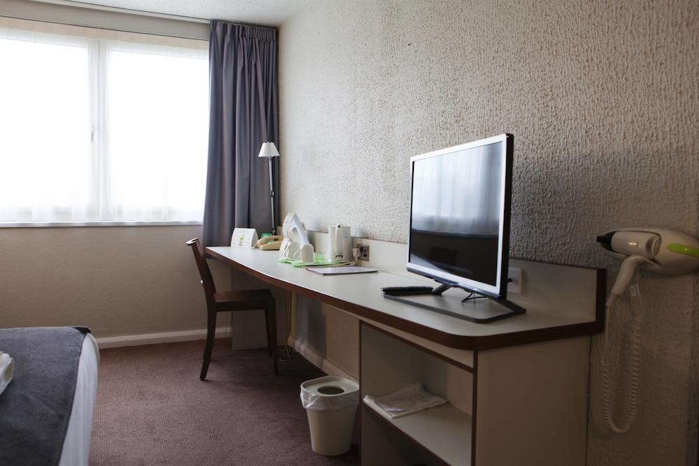 Standard Room, 3 Twin Beds photo 2
