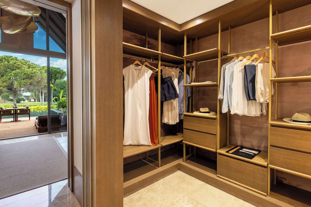 Suite, 1 King Bed, Golf View (Lagoon Suite) photo 2
