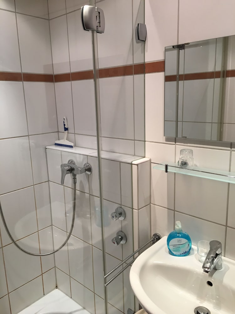 Single Room, Non Smoking photo 2