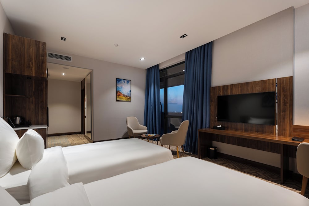 Deluxe Double or Twin Room, Courtyard View