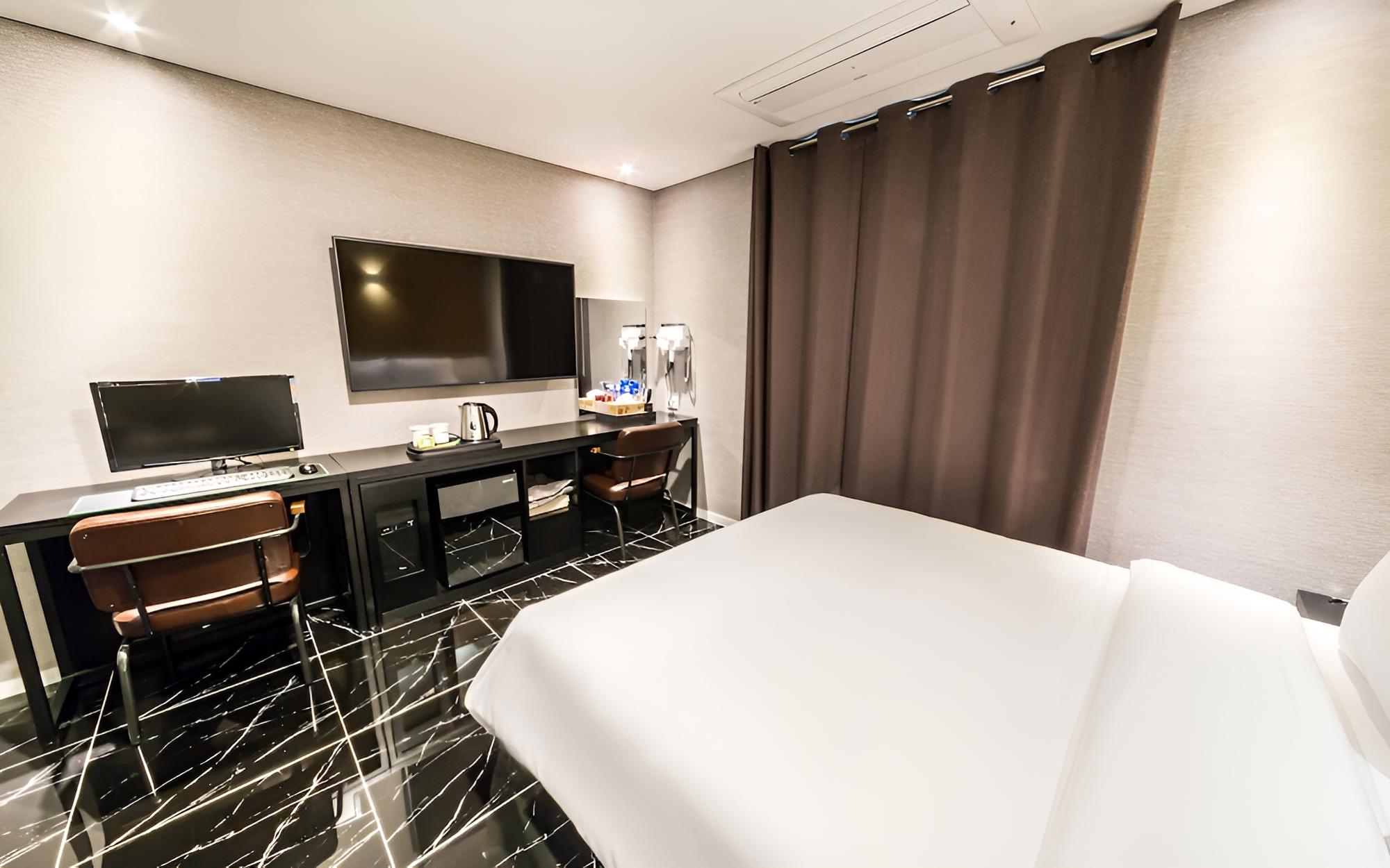 Room (Deluxe (Massage Chair)) photo 2