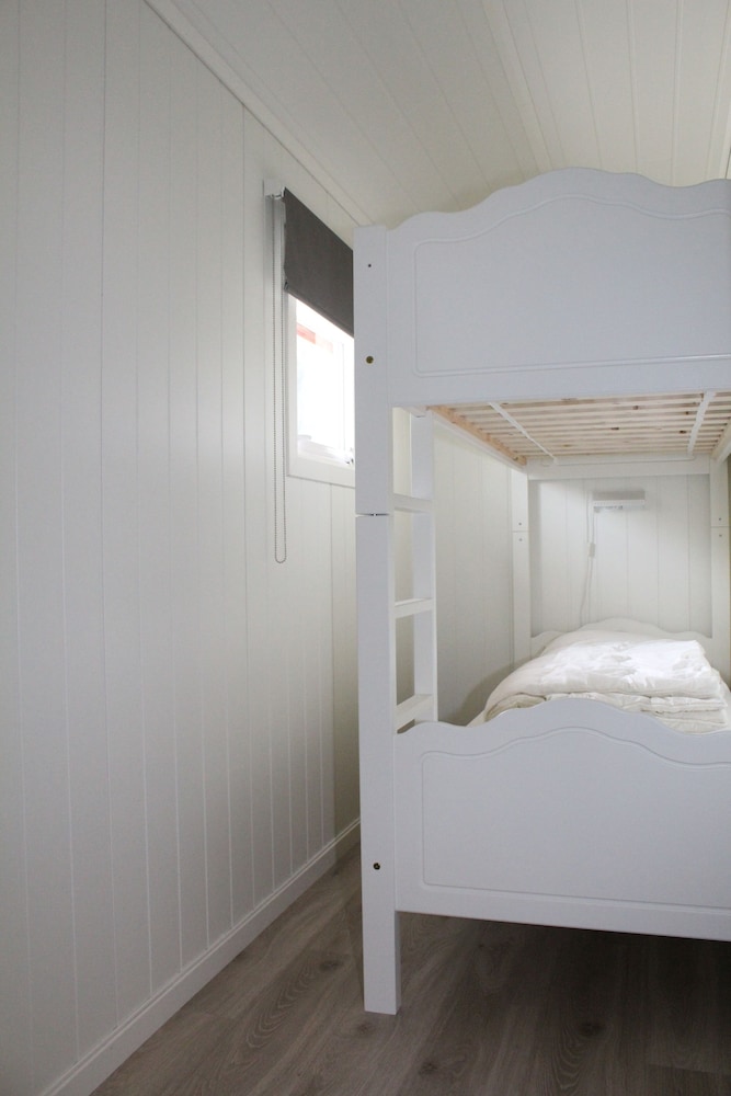 Basic Cabin (Hytte 4, Private WC, Shared Bathroom) photo 3