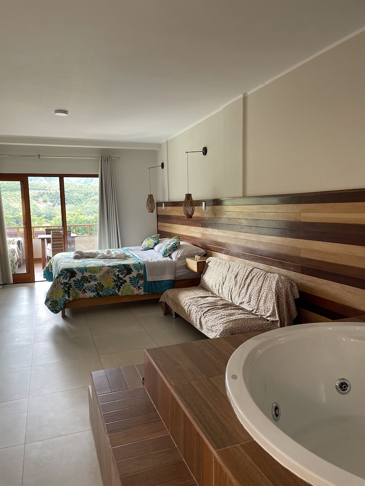 Romantic Studio Suite photo 2