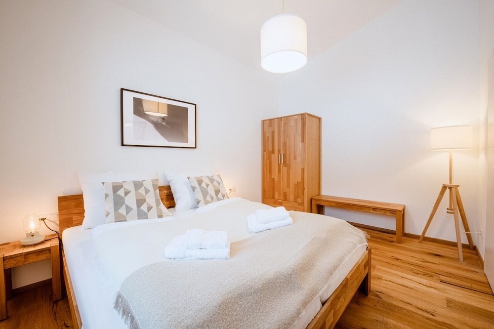 Premium Penthouse, 2 Bedrooms, Balcony, Mountain View photo 3