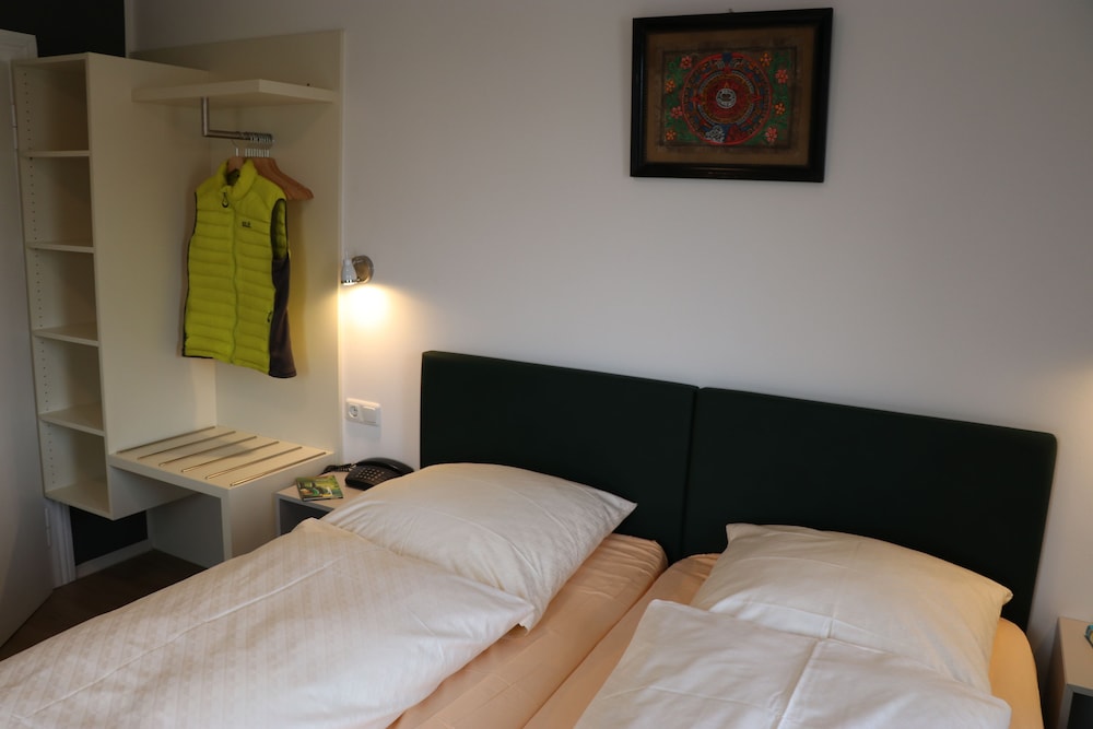 Classic Double Room, Non Smoking photo 3