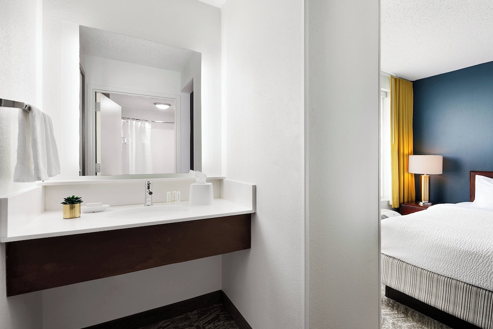 Suite, 2 Double Beds - Photo 4