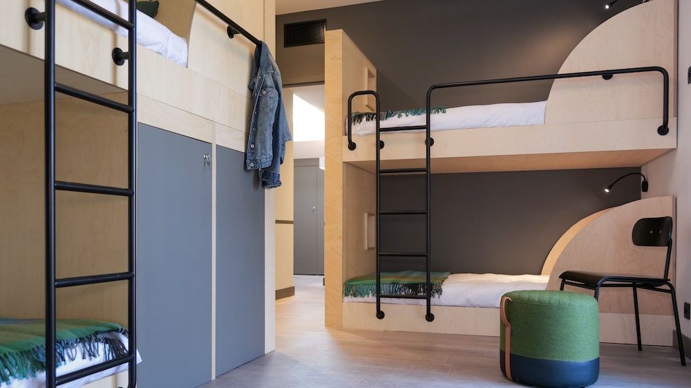 Chambre Économique, 3 chambres, balcon, vue montagne
