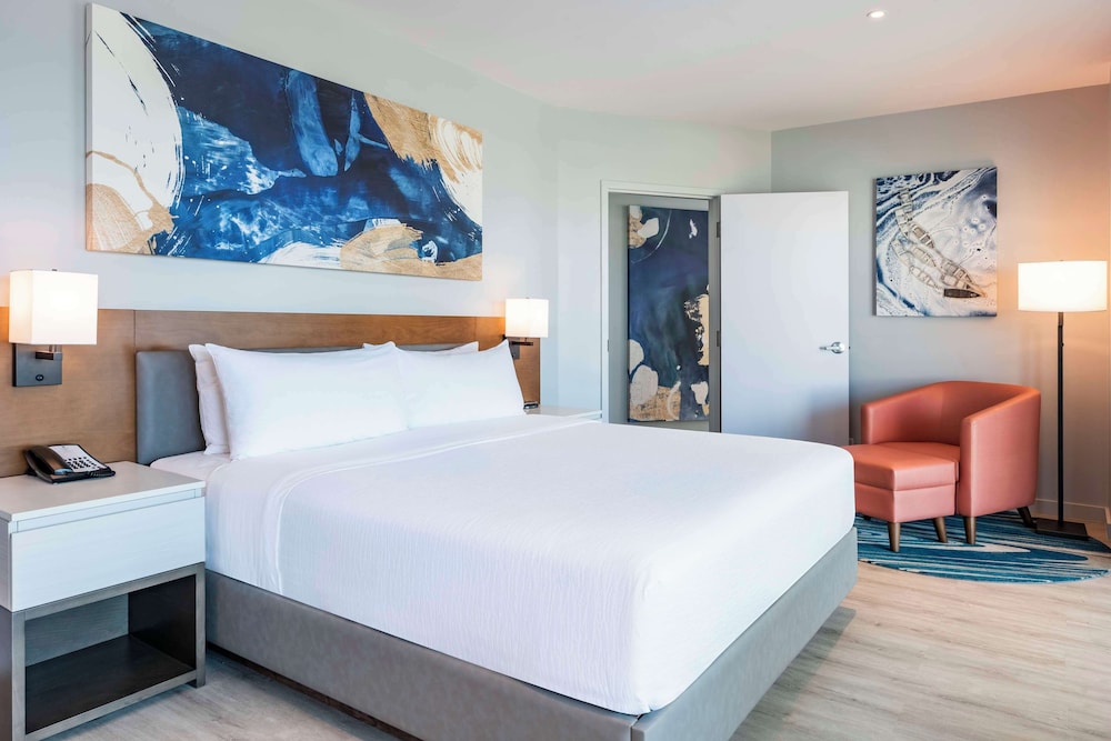 Grand Suite, 1 King Bed (oceanfront, Pergola, 1 Bedroom)