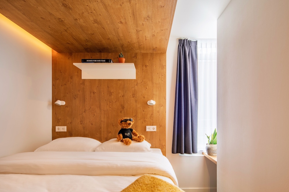 BUNK ROOM +
