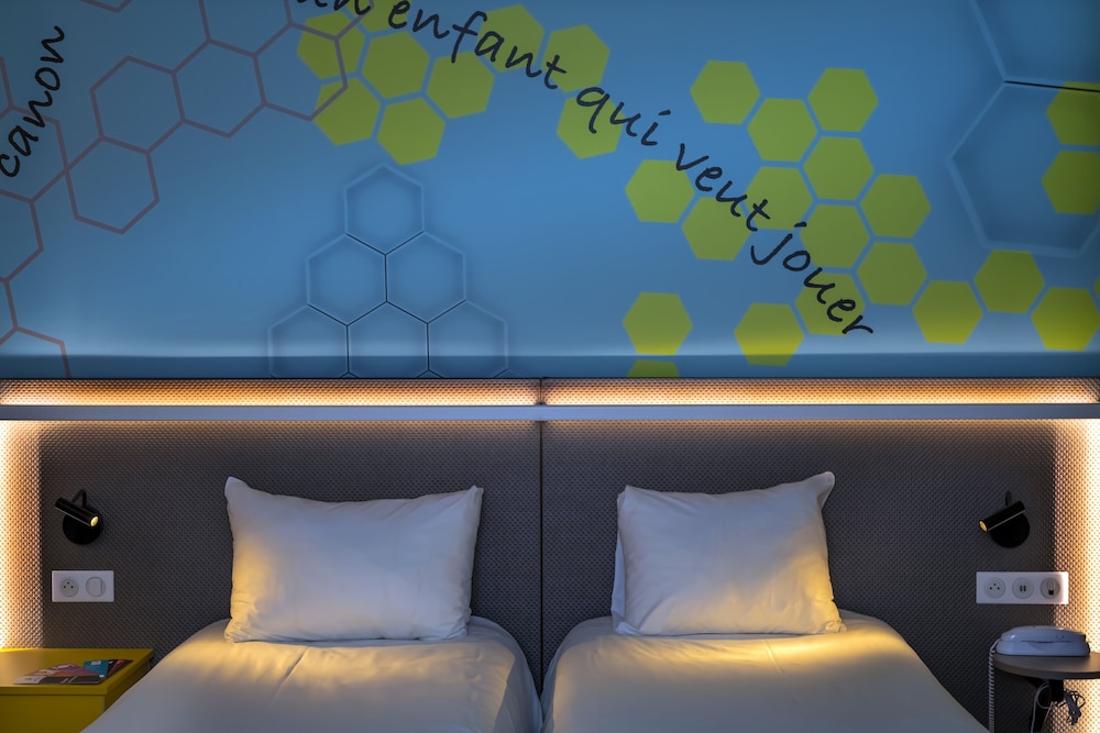 Standard Twin Room, 2 Twin Beds - Photo 3