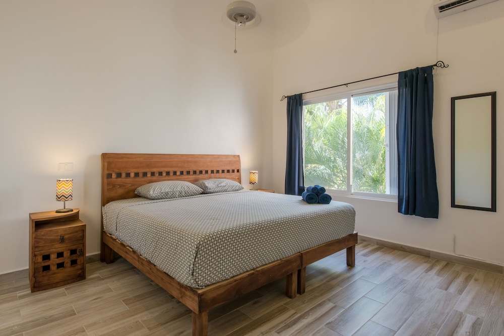 Standard Suite, 1 King Bed with Sofa bed, Kitchenette, City View