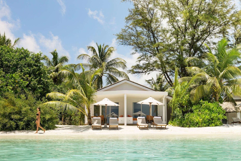 Family Room (Lagoon Pavilion) - Photo 8