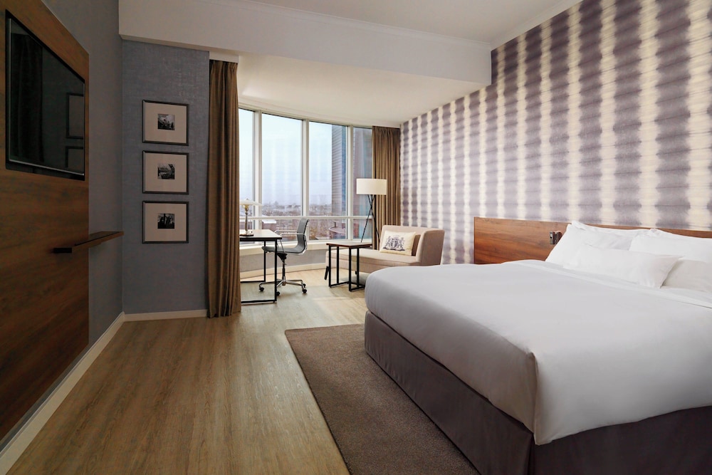 Executive Room, 1 King Bed - Photo 1