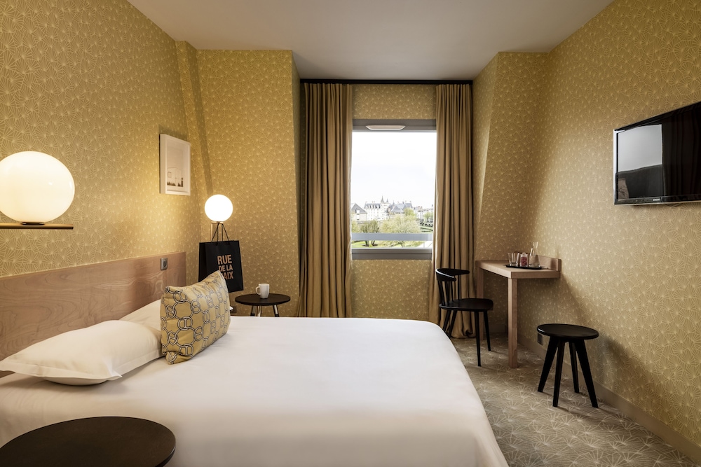 Superior Double Room (Castle or Garden View) - Photo 6