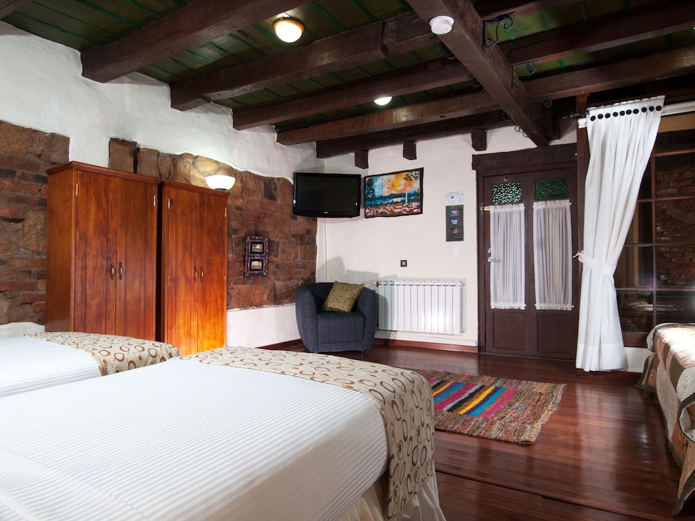 Family Quadruple Room - Photo 7