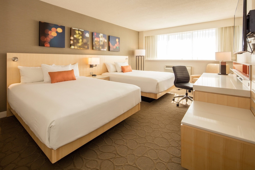 Room, 2 Queen Beds - Photo 1