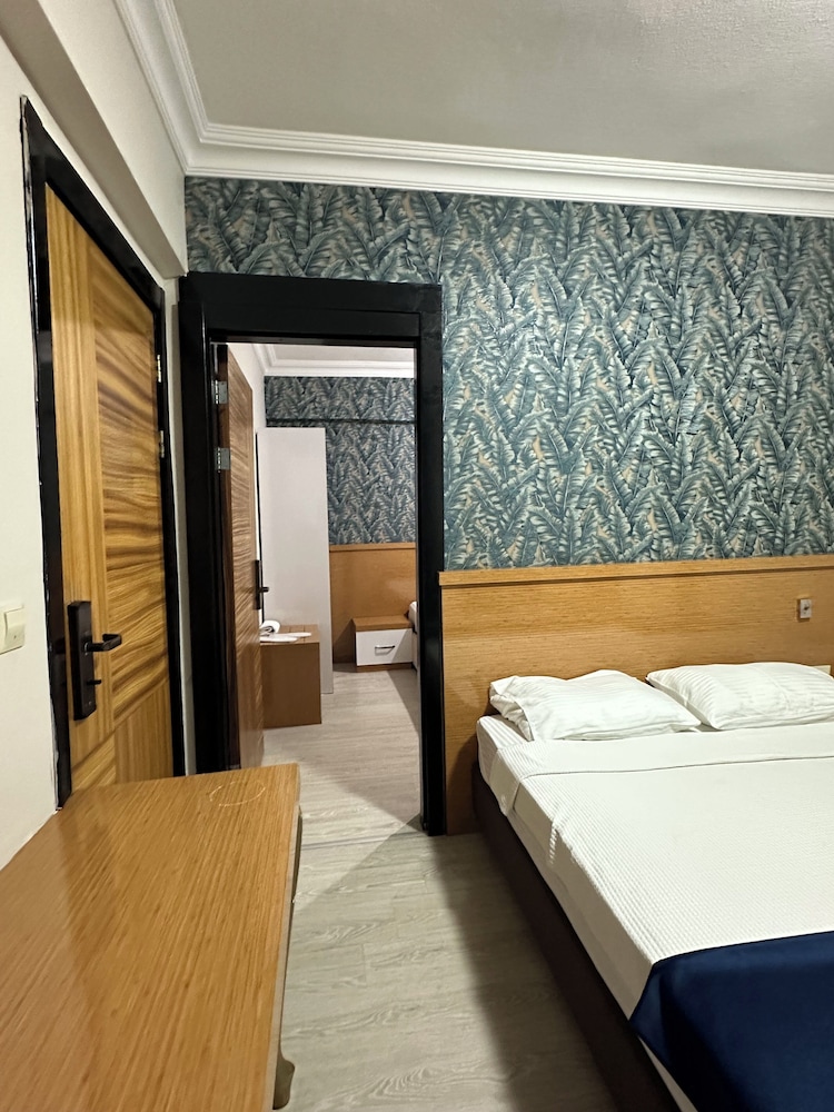 Economy Suite photo 1