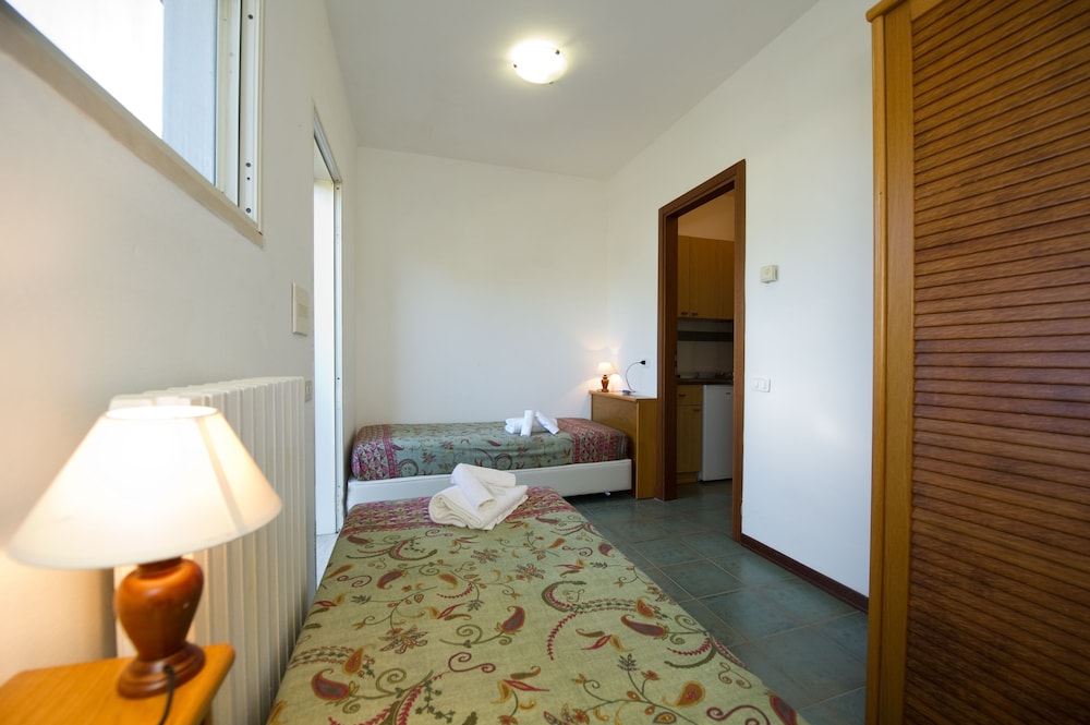 Standard Apartment, 2 Bedrooms, Tower photo 2