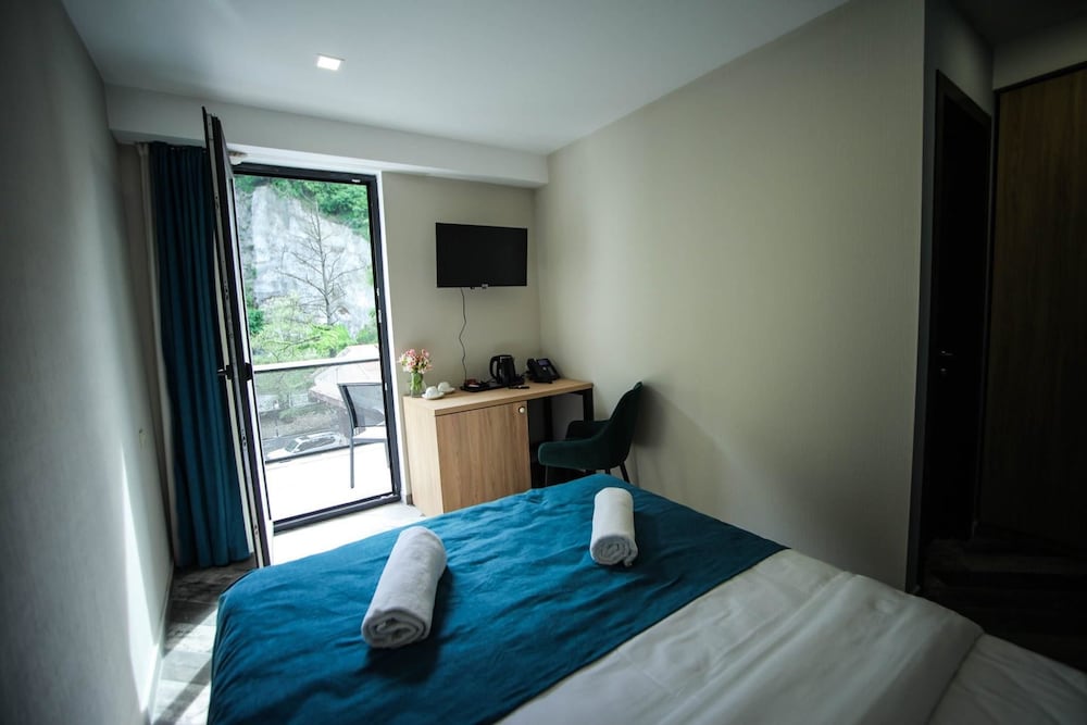 Economy Double or Twin Room, Balcony - Photo 3