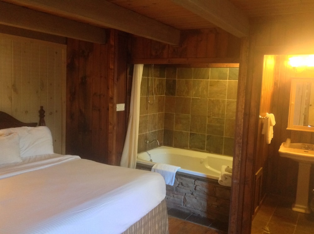 Cabin, 3 Bedrooms photo 2