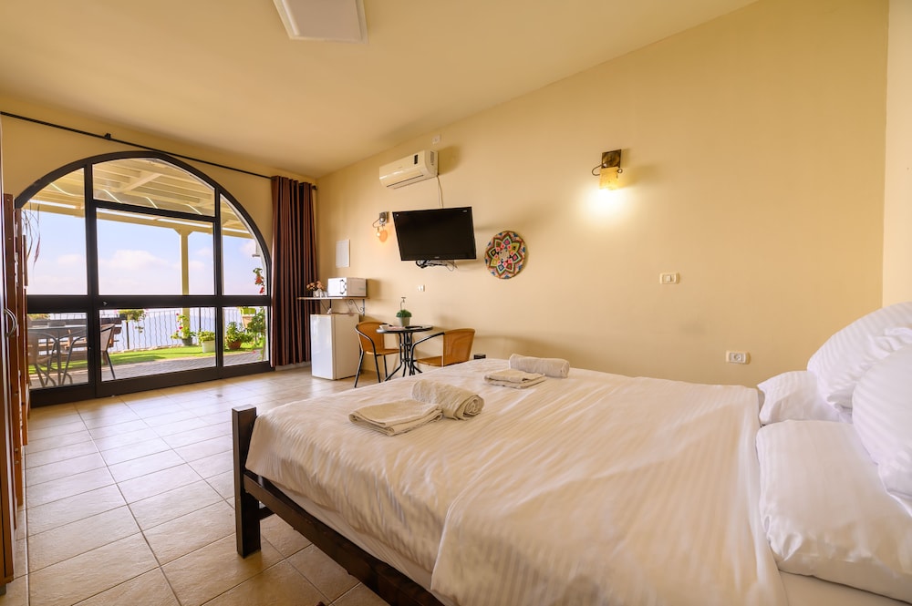 Classic Double Room, Balcony photo 1
