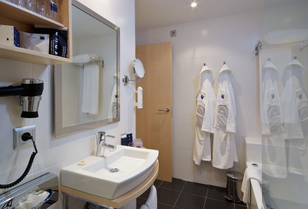 Standard Double Room - Photo 4