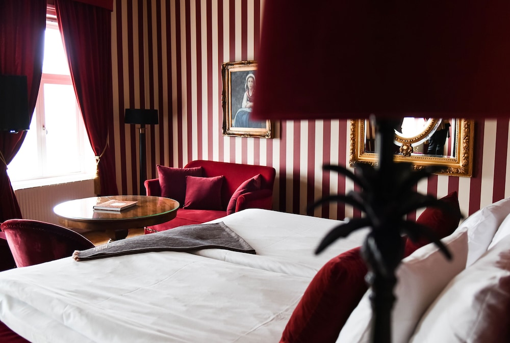 Executive Double Room, Balcony, City View photo 3