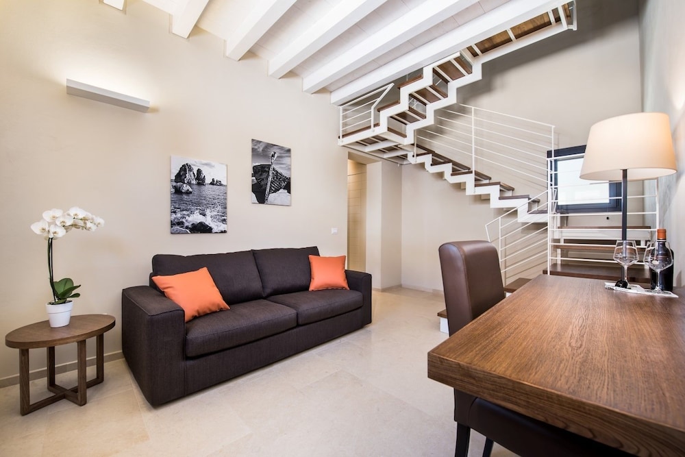 Comfort Suite photo 1