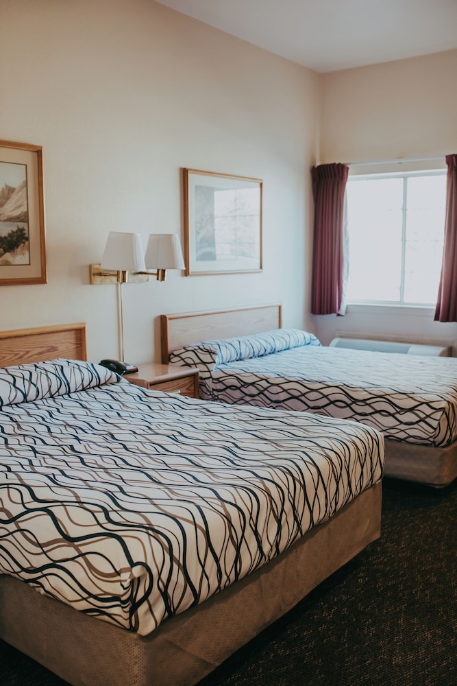 Standard Room, 2 Queen Beds photo 1