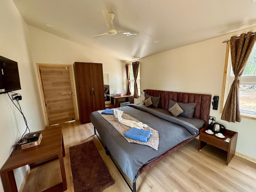 Standard Rooms with Forest View - Photo 7