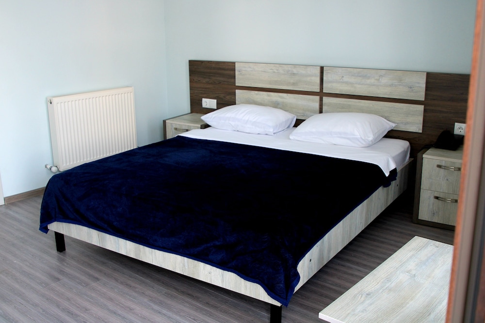 Grand Room, 2 Bedrooms
