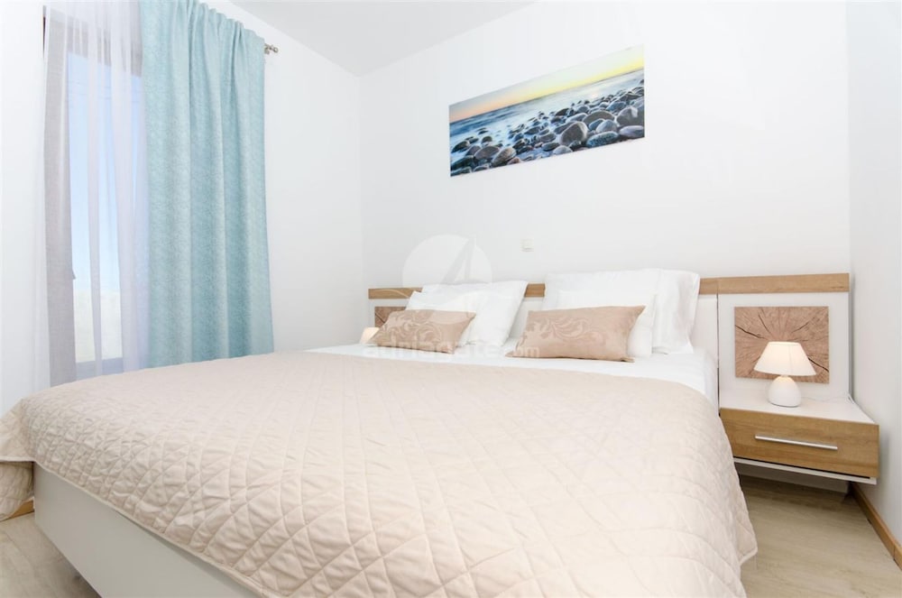 Apartment (Two Bedroom Apartment with Terrace)