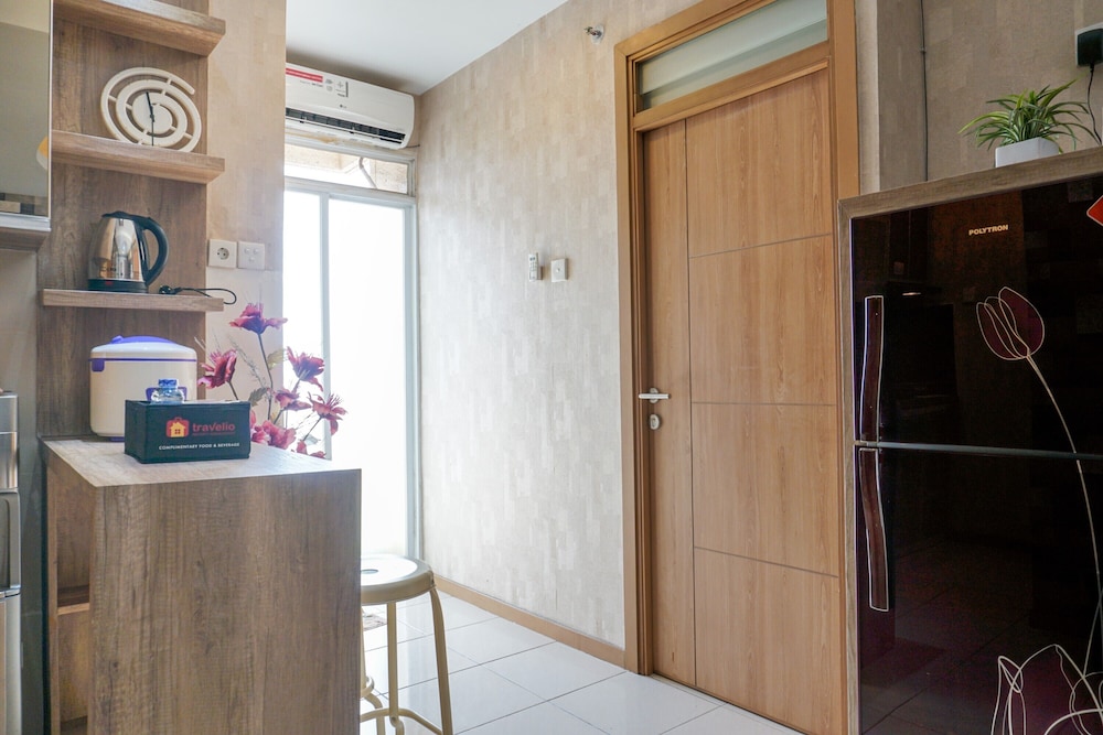 Room - Photo 10
